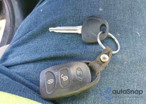 2009 Hyundai Santa Fe Gls from USA, damaged, VIN 5NMSG13DX9H277017